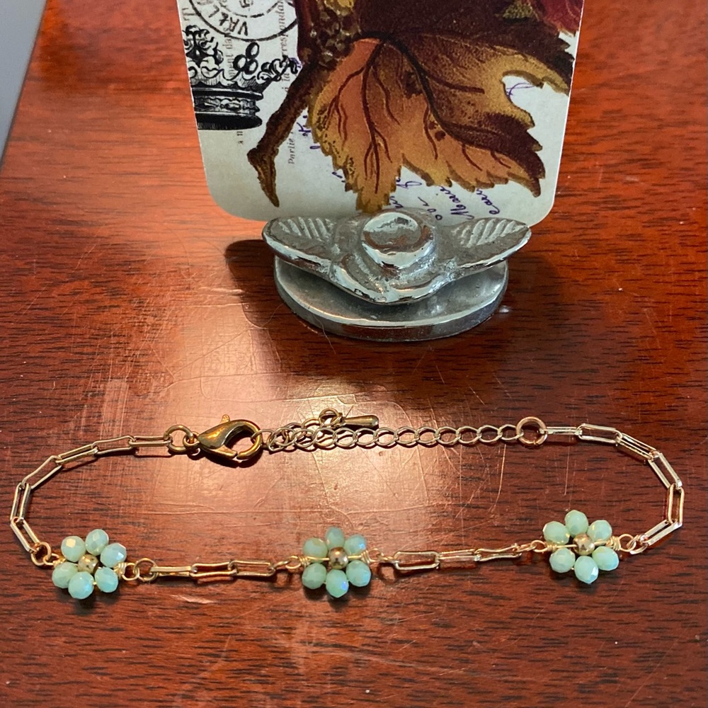 Daisy chain bracelet